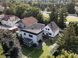 ++ Großes Grundstück mit zwei sanierungsbedürftigen Häusern und Garage auf großem Grund ++