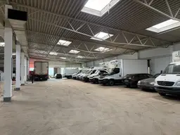 LKW befahrbare Lagerhalle und 400 m² Freifläche