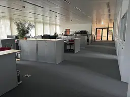 Bezugsfertige Büro - und Konferenzräume zu mieten