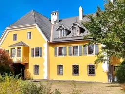 Prestigeobjekt-Gewerbefläche mit beeindruckendem Herrenhaus und Badeteich in Schlosspark