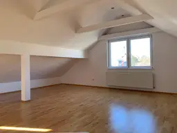 Moderne, großzügige Doppelhaushälfte mit kleinem Garten