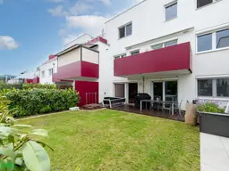 Neuwertige Gartenwohnung mit Terrasse und 2 Garagenplätze