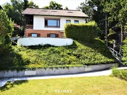 Viel Potential zur Verwirklichung ihrer Wohnträume! Ihr Einfamilienhaus mit Panorama-Ausblick und Pool