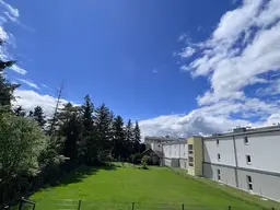 Spillern ! Großes sonniges Grundstück in schöner Ruhelage - für 2 Wohneinheiten ! Provisionsfrei !