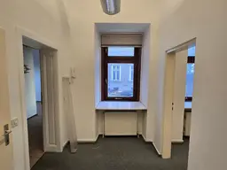 ~ 200 m² klimatisierte Bürofläche im EG (teilbar)