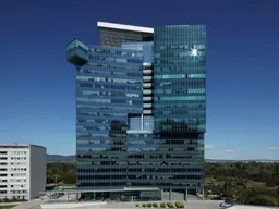 Modernes Büro mit Balkon im Saturn Tower