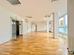 Modernes Büro mit guter Anbindung!