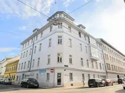 Stapelparker in der Antonigasse zu verkaufen