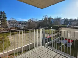 UMS ECK 51 – Große 3-Zimmer-Wohnung mit Balkon
