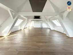 Klimatisiertes DG-Büro mit PARKPLÄTZEN