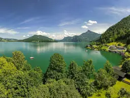 Segel einholen, Anker werfen und genießen / Traumhaftes Grundstück am Mondsee!