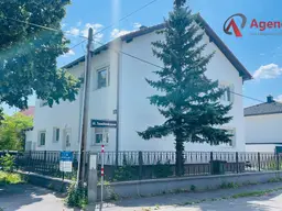 Geräumiges Einfamilienhaus auf Eigengrund mit 2 getrennten Wohnbereichen