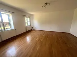 Lichtdurchflutetes Wohnen in absoluter Ruhelage nahe Schloss Burgau