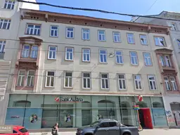 BAUBEWILLIGT BEIM AUGARTEN / U2 TABORSTRASSE: Großvolumiger Dachbodenausbau mit Freiflächen