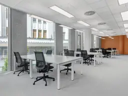 Beziehen Sie einsatzbereite Großraumbüros für 10 Personen in Regus Messecarree 