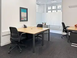 Privater Büroraum für 5 Personen in Regus Promenade