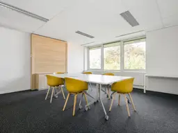 All-inclusive-Zugang zu professionellen Büroräumen für 4 Personen in Regus Twin Towers