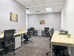 Buchen Sie einen voll ausgestatteten Arbeitsplatz für Unternehmen jeder Größe in Spaces Square One