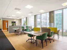 Werden Sie Teil einer Coworking-Gemeinschaft in Regus Cityport 11