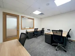 Voll möbliertes Privatbüro für 30 Personen bei Regus Messecarree