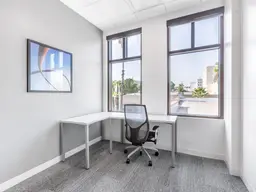 Privater Büroraum für 2 Personen in Regus Messecarree 