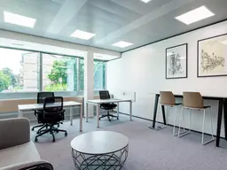 Privater Büroraum für 4 Personen in Regus Airport West 