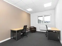 Privater Büroraum für 2 Personen in Regus Airport West 