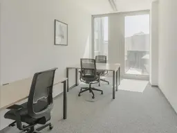 Privater Büroraum für 3 Personen in Regus Icon Tower
