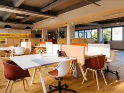 Buchen Sie sich einen eigenen Schreibtisch in Regus Smart City 