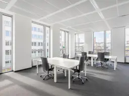 All-inclusive-Zugang zu professionellen Büroräumen für 5 Personen in Regus Airport West 