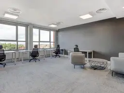 All-inclusive-Zugang zu professionellen Büroräumen für 3 Personen in Regus City Tower