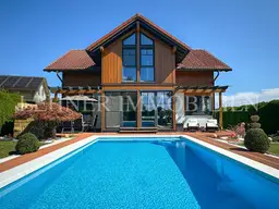 * VASOLDSBERG * SEHR GEPFLEGTES EINFAMILIENHAUS MIT GALERIE UND SWIMMINGPOOL IN SONNIGER GRÜNLAGE *