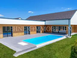 * DOBL * EXKLUSIVER BUNGALOW MIT ÜBERLAUF-INFINITYPOOL - STILVOLLE RUHEOASE IN NATURLAGE, 1779 M² GRUNDSTÜCK *