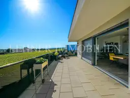 * ATTRAKTIVES PENTHOUSE MIT 56 M² GROSSER SÜDTERRASSE UND HERRLICHEM BLICK AUF DIE KORALPE *