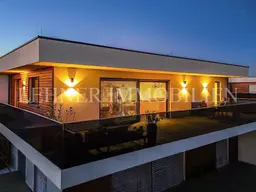 * ATTRAKTIVES PENTHOUSE MIT 56 M² GROSSER SÜDTERRASSE UND HERRLICHEM BLICK AUF DIE KORALPE *