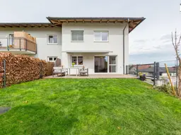 Elegante, großzügige Gartenwohnung in Ausblicklage