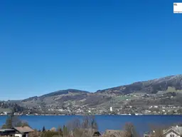 Wohnen mit Mondseeblick: Elegante 3-Zimmer-Wohnung mit großzügiger Terrasse und Eigengarten