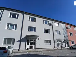 Große Top-Gewerbeimmobilie in Salzburg Maxglan; helle, hohe Räume, EG+1.OG mit 372m² Bürofläche + 12m² Lager; angenehmes Raum- und Arbeitsklima; ruhige Lage mit Park- und Grünflächen direkt vor dem Haus