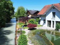 Traumhaftes Haus in Schlins: Garten, Schwimmteich und viel Platz – Ihr neues Zuhause wartet