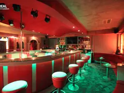 Nachtclub auf Bauträgergrundstück mit Photovoltaikanlage und 25 Parkplätzen