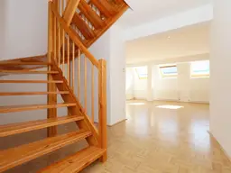 *Helle * ruhige * Dachgeschoss Maisonette* 360 Grad online TOUR * Klimaanlage IC* in renoviertem Jahrhundertwendehaus* Komplett sanierter Erstbezug* 4.Liftstock* Kellerabteil*