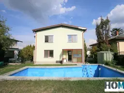 gepflegtes Einfamilienhaus mit Pool