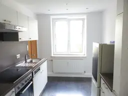 "Helle 3-Zimmerwohnung im Hochparterre mit Gemeinschaftsgarten - WG-tauglich"