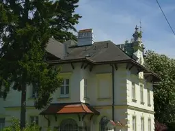 Prominente Jugendstil-Villa. Auf großzügigem Parkgrundstück.