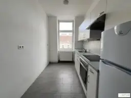 Nahe U3! Klassisches Mittelzinshaus mit ca. 85% Leerstand und Baubewilligung für DG-Ausbau mit Balkonen und Dachterrasse