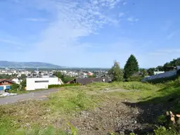 Hanglage und Aussicht