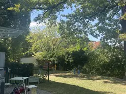 Exklusives Wohnen - Dachgeschosswohnung mit Balkon &amp; Stellplatz