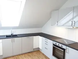WILTEN: Charmante 6-Zimmer-Maisonettewohnung mit Terrasse 