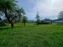 Großes Bauland Grundstück mit Altbestand