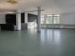 Helles Büro mit offener großzügiger Raumaufteilung – 433 m², Klimaanlage, provisionsfrei